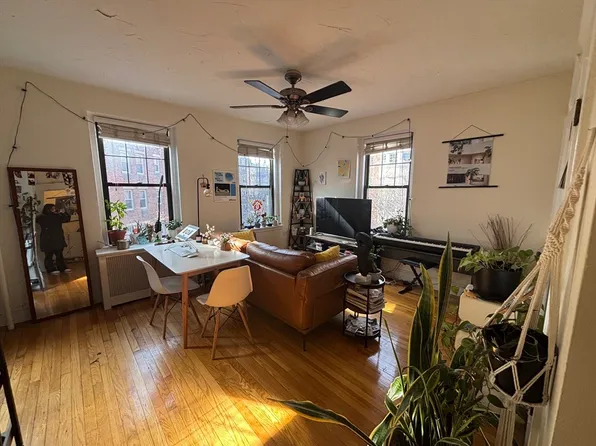 64 Queensberry St APT 314, Boston, MA 02215