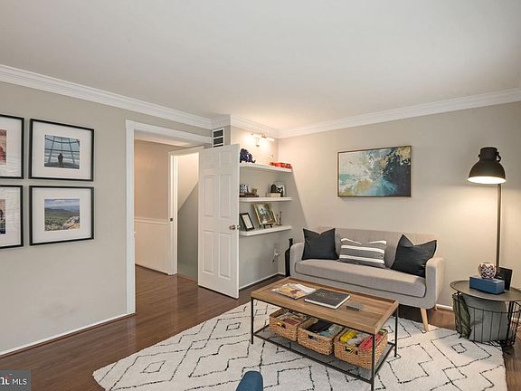 4th image of 10085 Apple Wood Ct