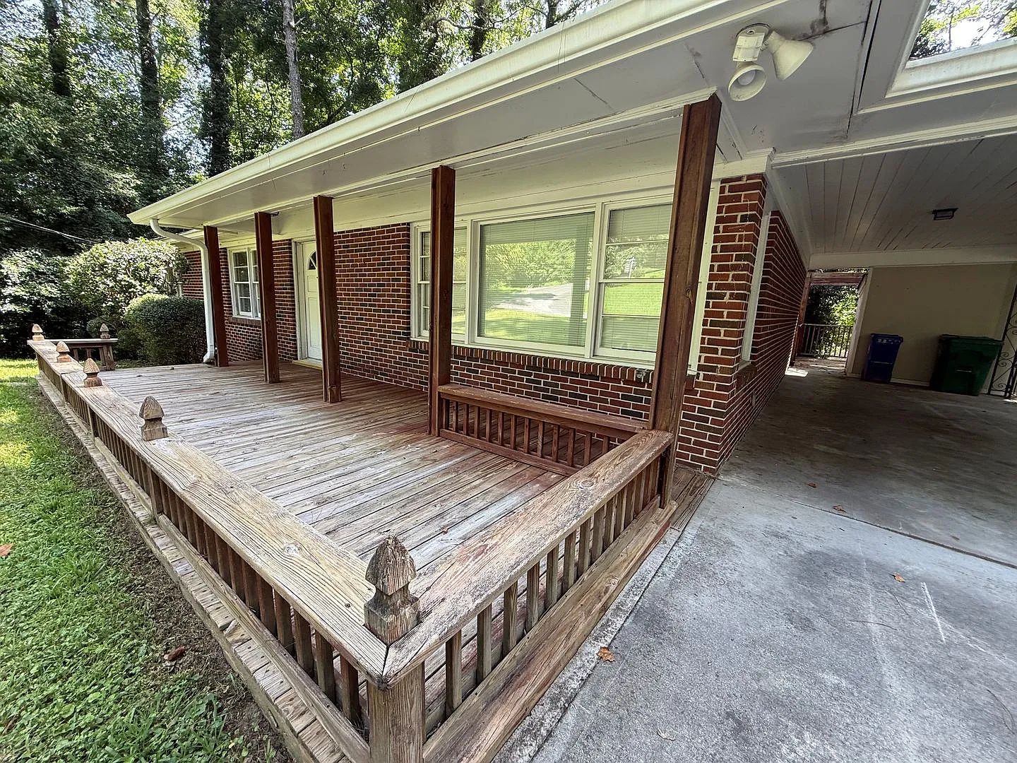 Druid Hills Ranch In The Perfect Location - Emory and CDC Minutes Away! — Photo 3