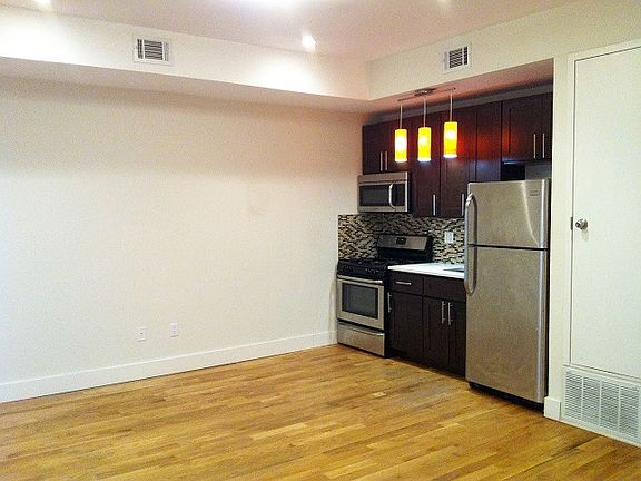 3rd image of 841 Kent Ave APT 4F