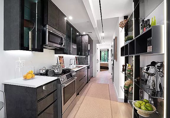5th image of 394 Kosciuszko St #2