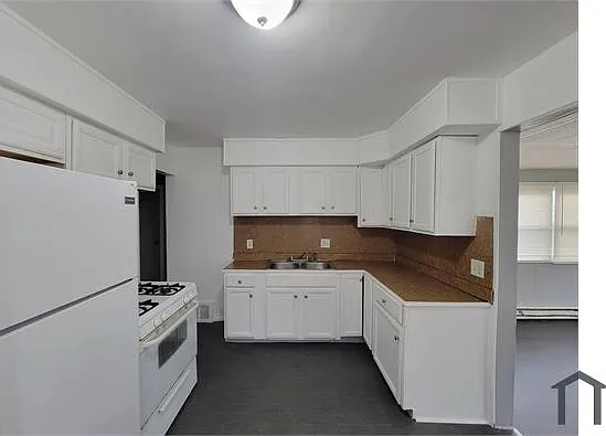 16131 Dale St — Photo 12