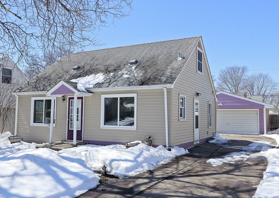 2nd image of 1121 Flandrau St
