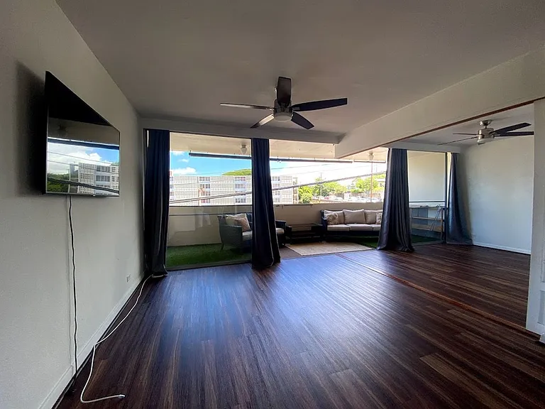 1423 Emerson St #212 — Photo 3