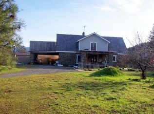 8778 Takilma Rd, Cave Junction, OR 97523