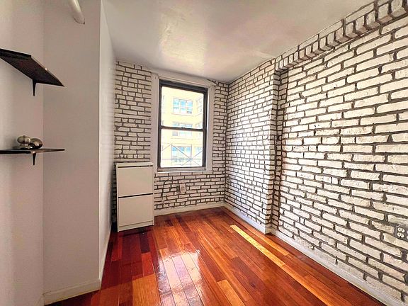 4th image of 222 Lafayette St APT 3