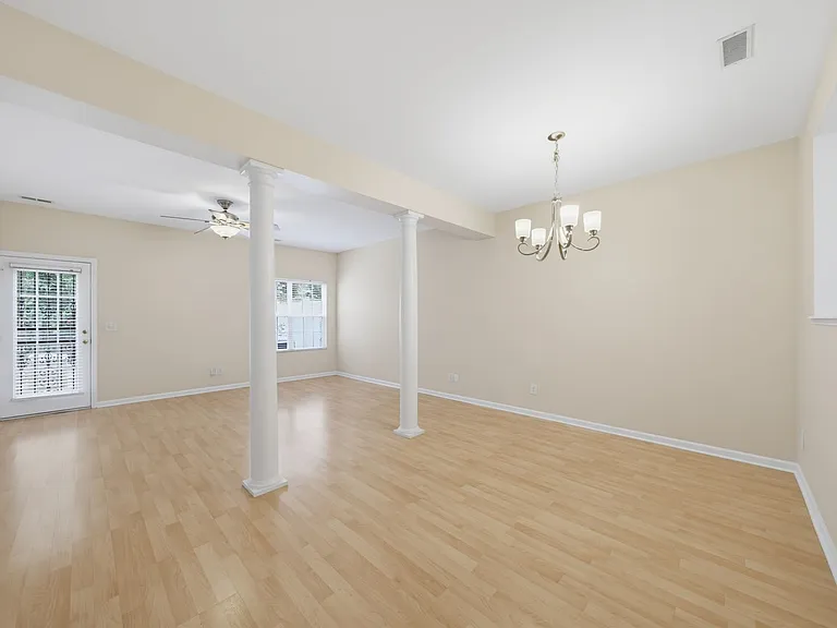 106 Anterbury Dr — Photo 10