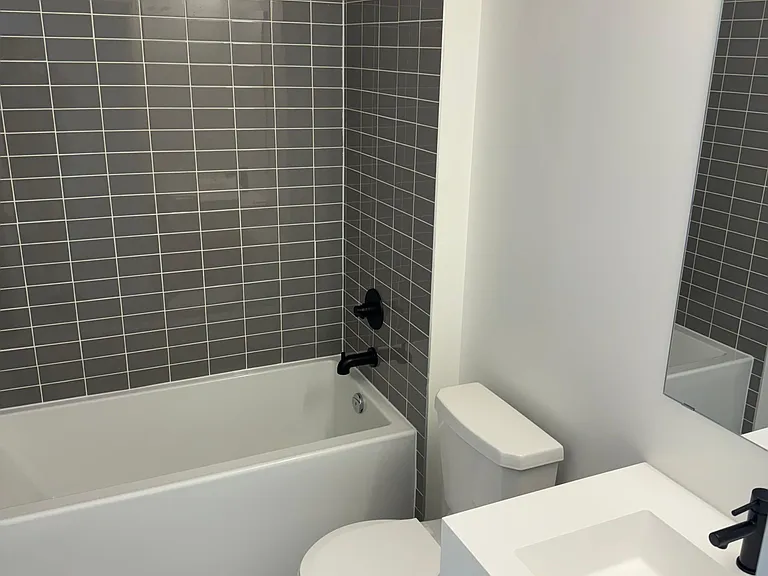 280 Dundas St W #602 — Photo 8