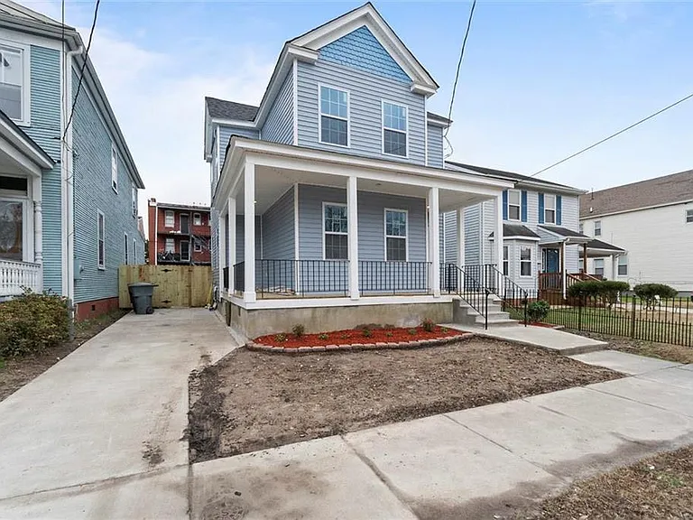 313 W 36th St — Photo 3