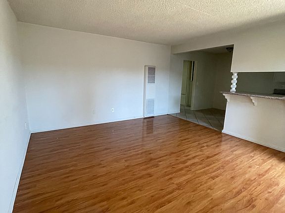 5th image of 916 S Marguerita Ave #816-34