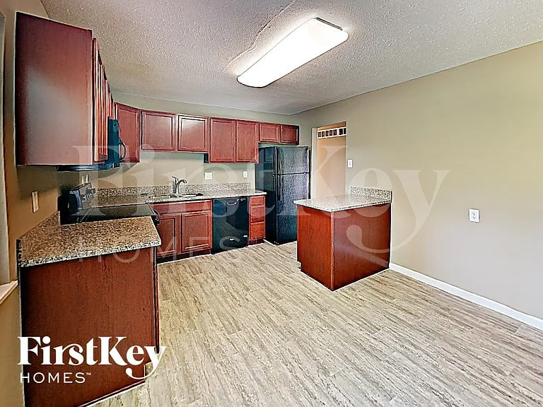 11592 Las Ladera Dr — Photo 4