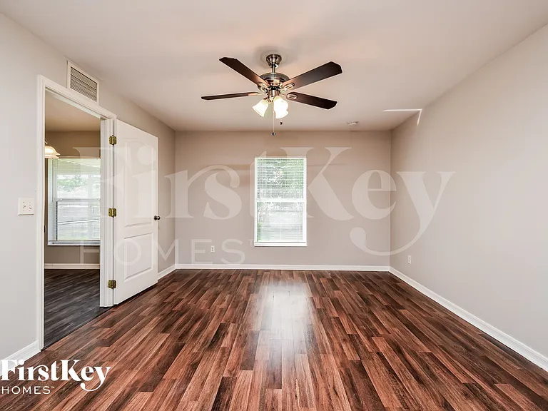 218 Manatee St — Photo 8