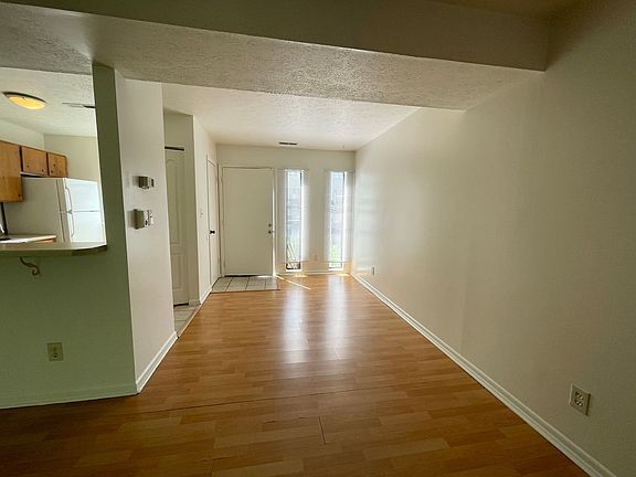 3rd image of 1430 Tenbury Dr