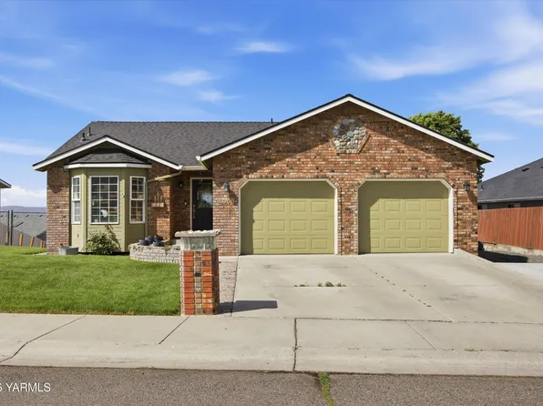 4960 Pear Butte Dr, Yakima, WA 98901