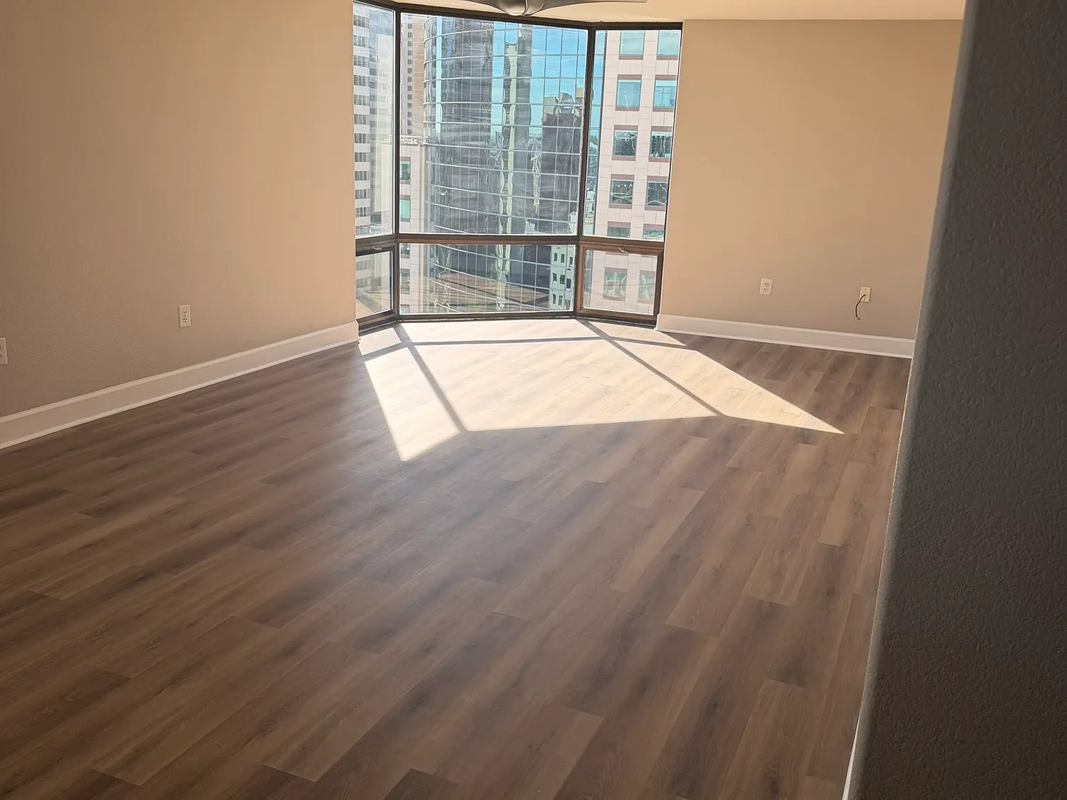 2 bed, 1283 sqft, $2,600 — Photo 2