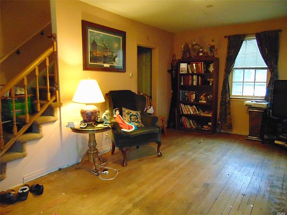 4th image of 34 Narwood Ave
