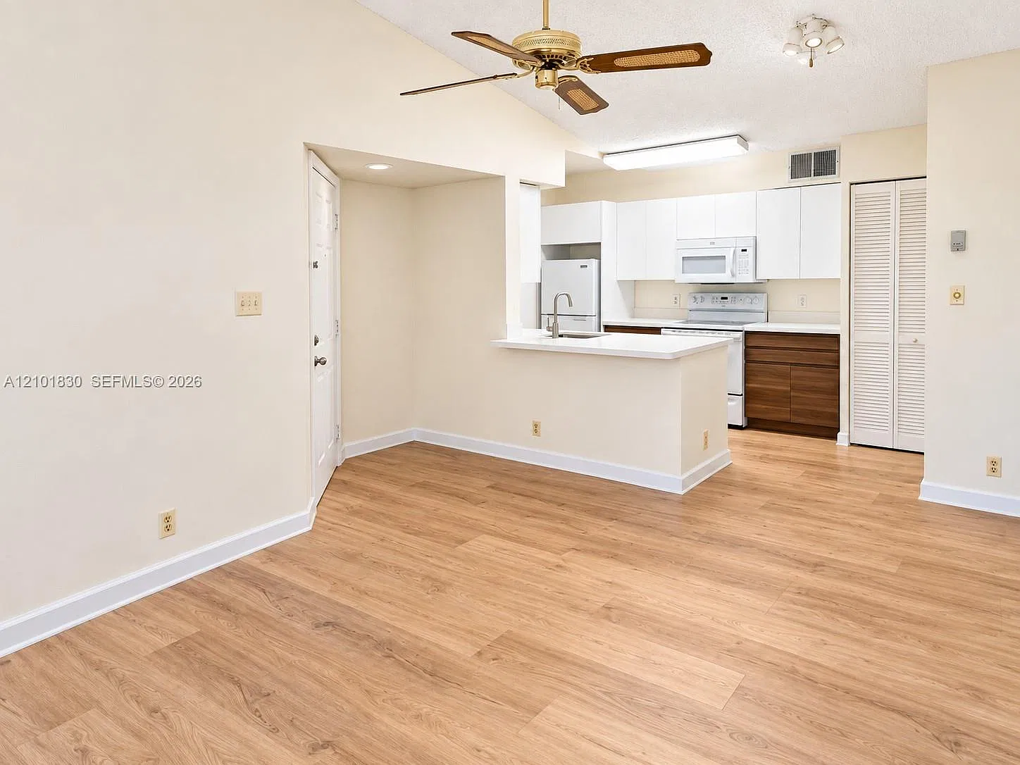 Sundance At Davie Condo — Photo 3