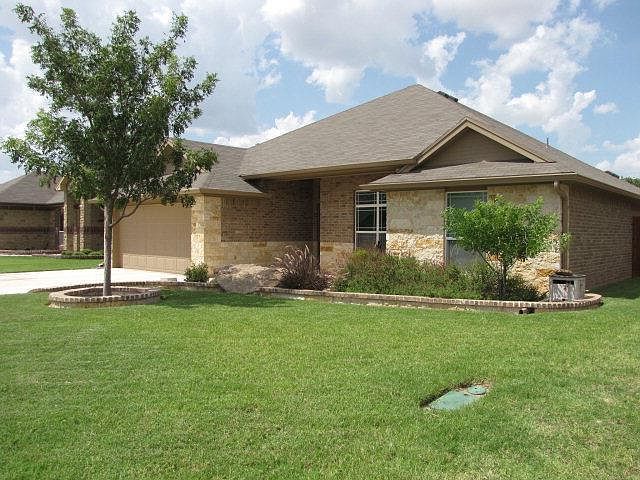 1st image of 3914 Caroline Ln