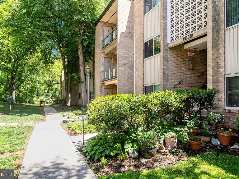 12202 Braxfield Ct #16/228 — Photo 51