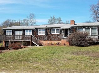 1800 Augusta Dr, Thomasville, NC 27360