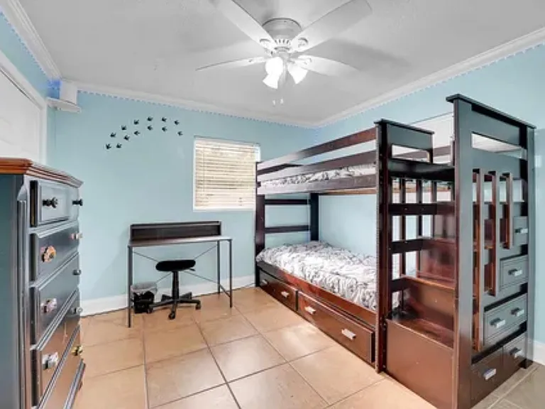 715 S Jenkins Rd — Photo 4