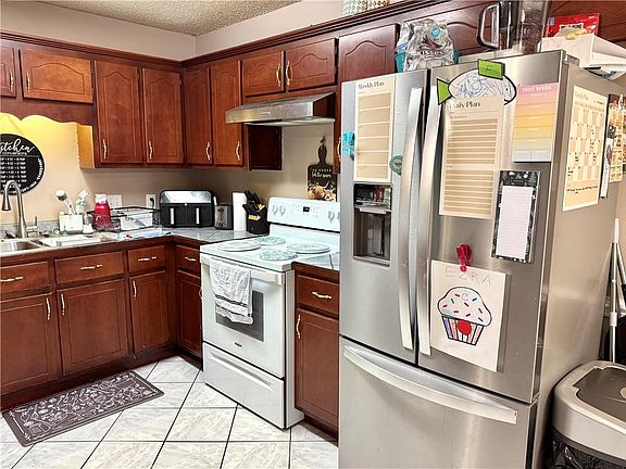 4th image of 1772 Woodmont Dr