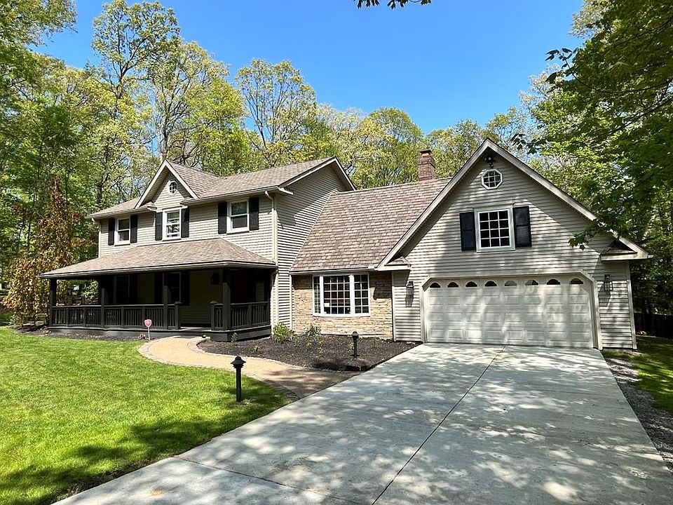 1st image of 19 Woodland Dr