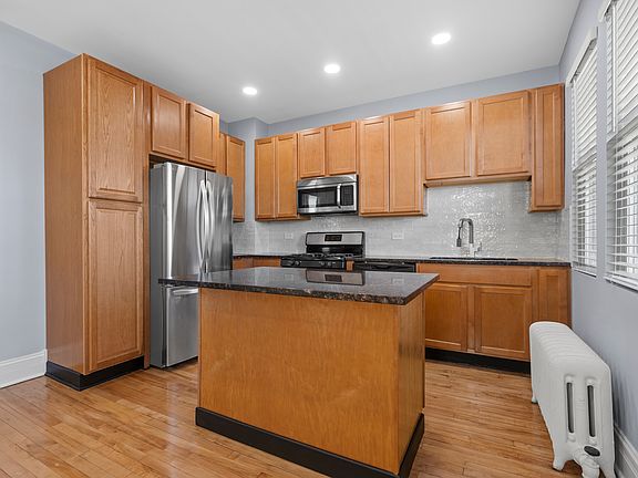 3rd image of 4139 W Leland Ave APT 2W