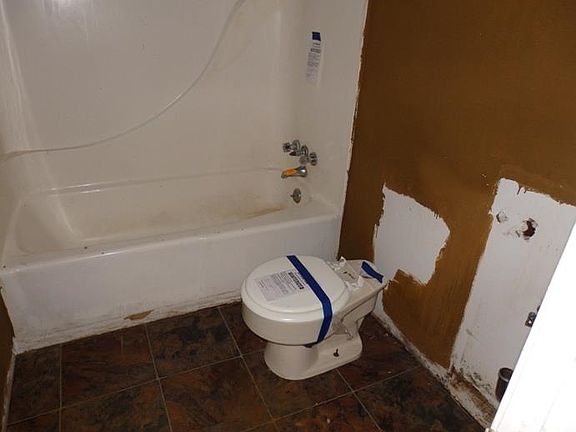 4th image of 103 Amelia Dr