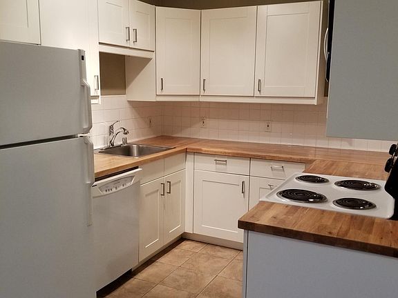 4th image of 3413 33rd Ave W #A