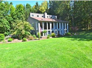 522 Canfield Rd, Pittsford, NY 14534