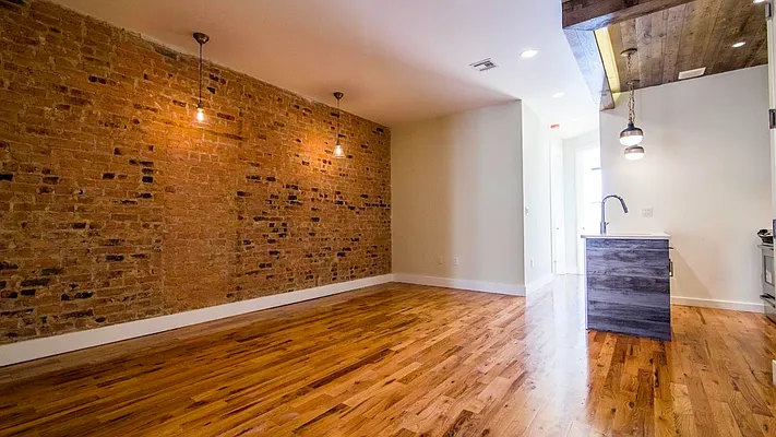 Rented by Nooklyn NYC LLC | media 24