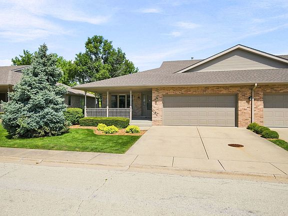 2nd image of 211 Fox Run Dr