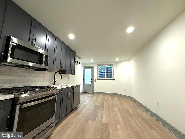 327 S 16th St #1 — Photo 2