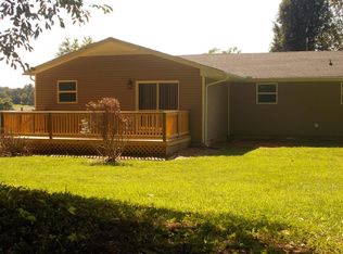 135 Robin Ln, Livingston, TN 38570