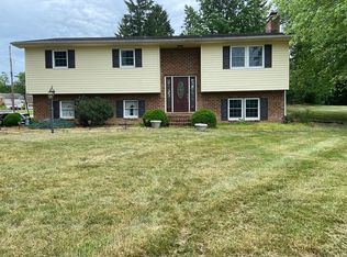 14370 Greenview Dr, Greencastle, PA 17225