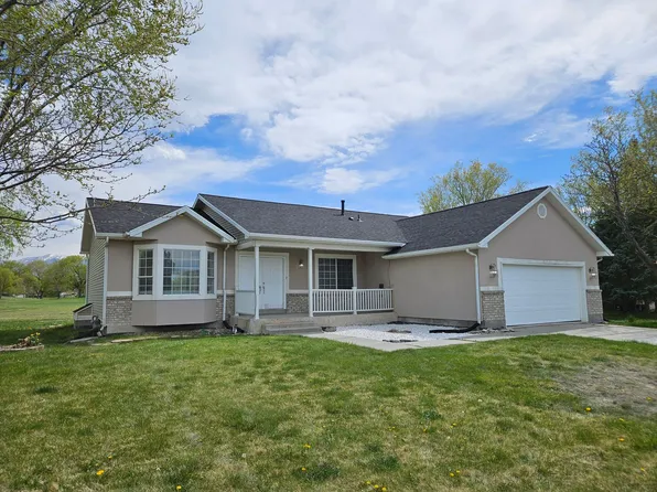 822 Lakeview Dr, Stansbury Park, UT 84074