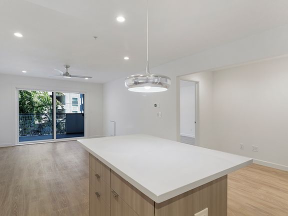 5th image of 285.5 Lee St #103