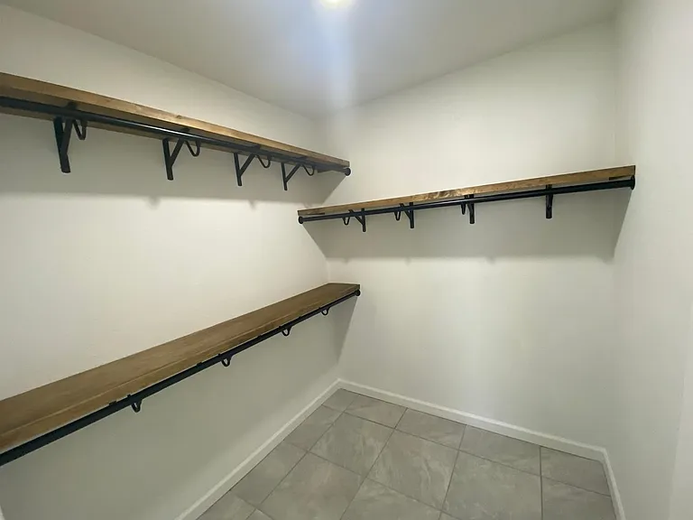 1506 Edwards St — Photo 20
