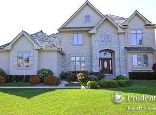 860 Wedgewood Ct, Lindenhurst, IL 60046