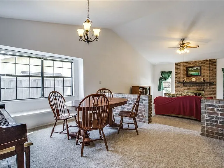 7612 Jerome Dr — Photo 3
