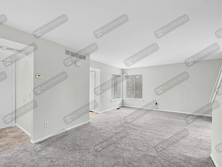 2245 S Commerce Rd — Photo 13