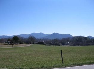 13 Cedarcliff Rd, Hiawassee, GA 30546