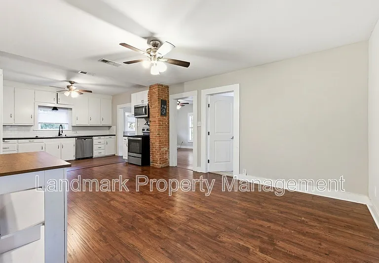 405 College St — Photo 8