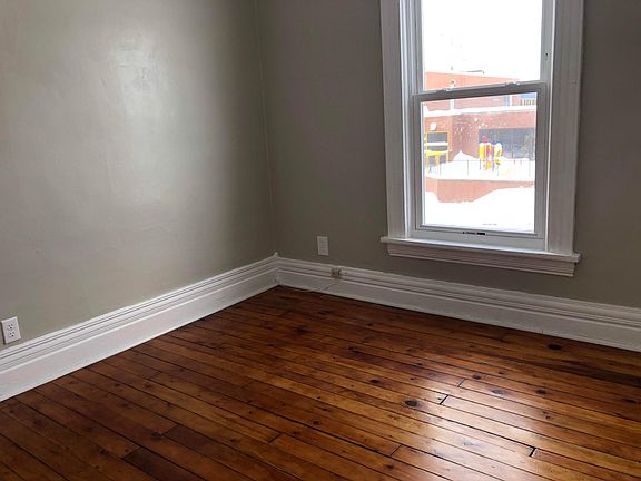 4th image of 810 Hawley Ave #2