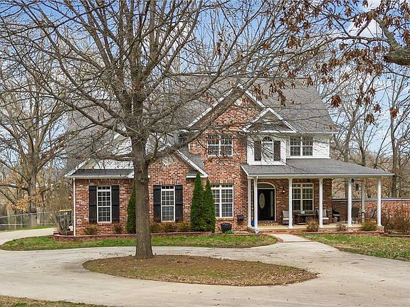 3rd image of 1629 Clover Hill Rd