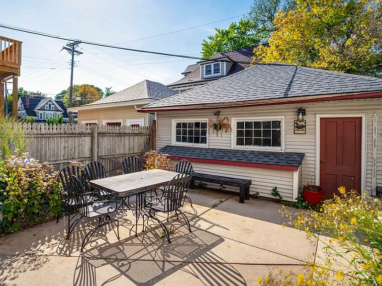 3040 James Ave S #3 — Photo 3