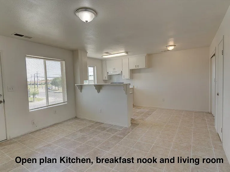 1702 Merced St — Photo 2