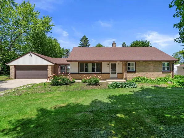 14160 Newell DRIVE, Brookfield, WI 53005