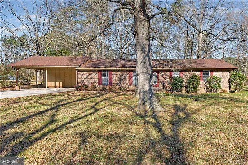 81 Russell Dr NE photo 1